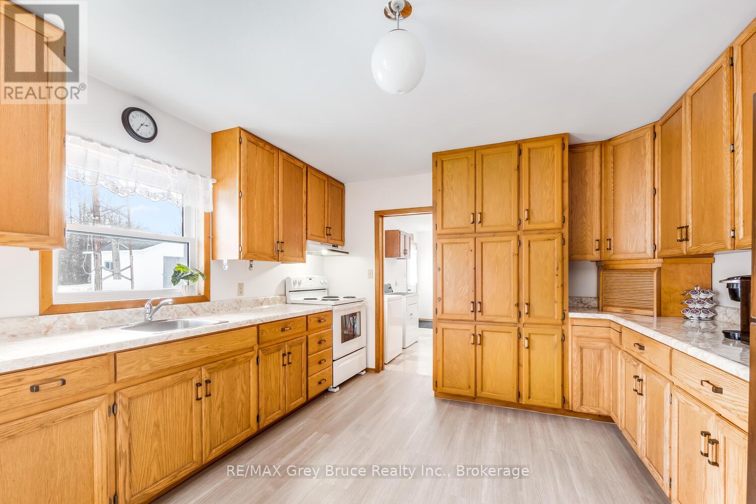 26 MAPLE GOLF CRESCENT - 14