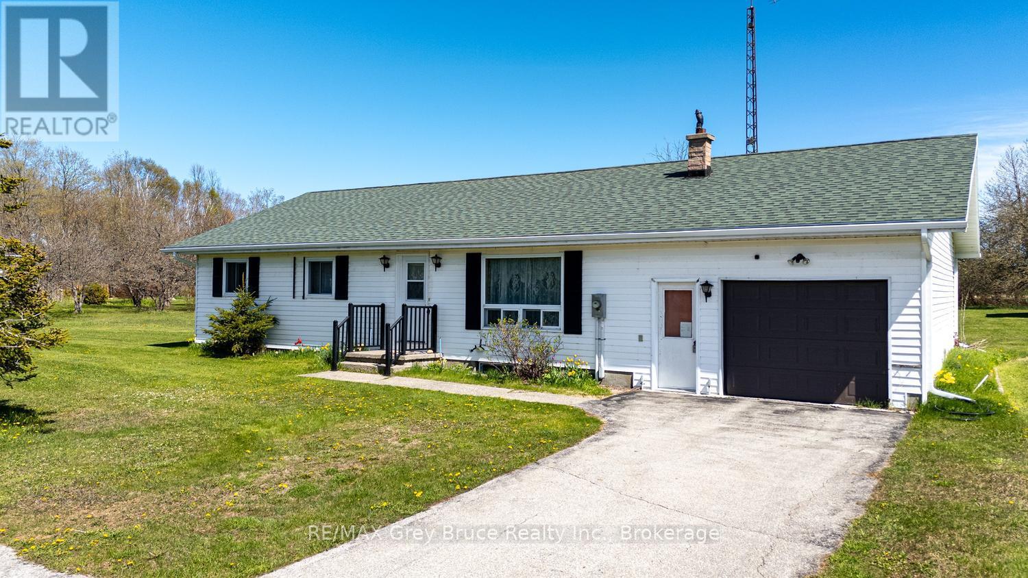 26 MAPLE GOLF CRESCENT - 34