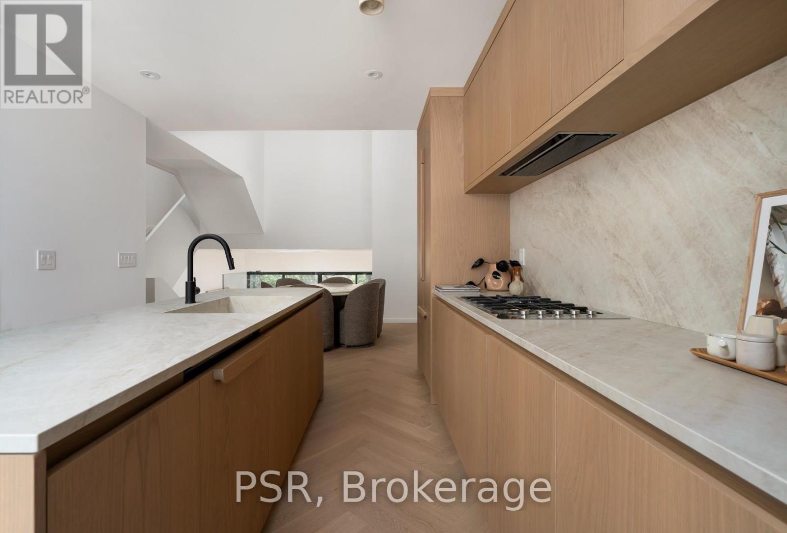 538 DUPLEX AVENUE - 15