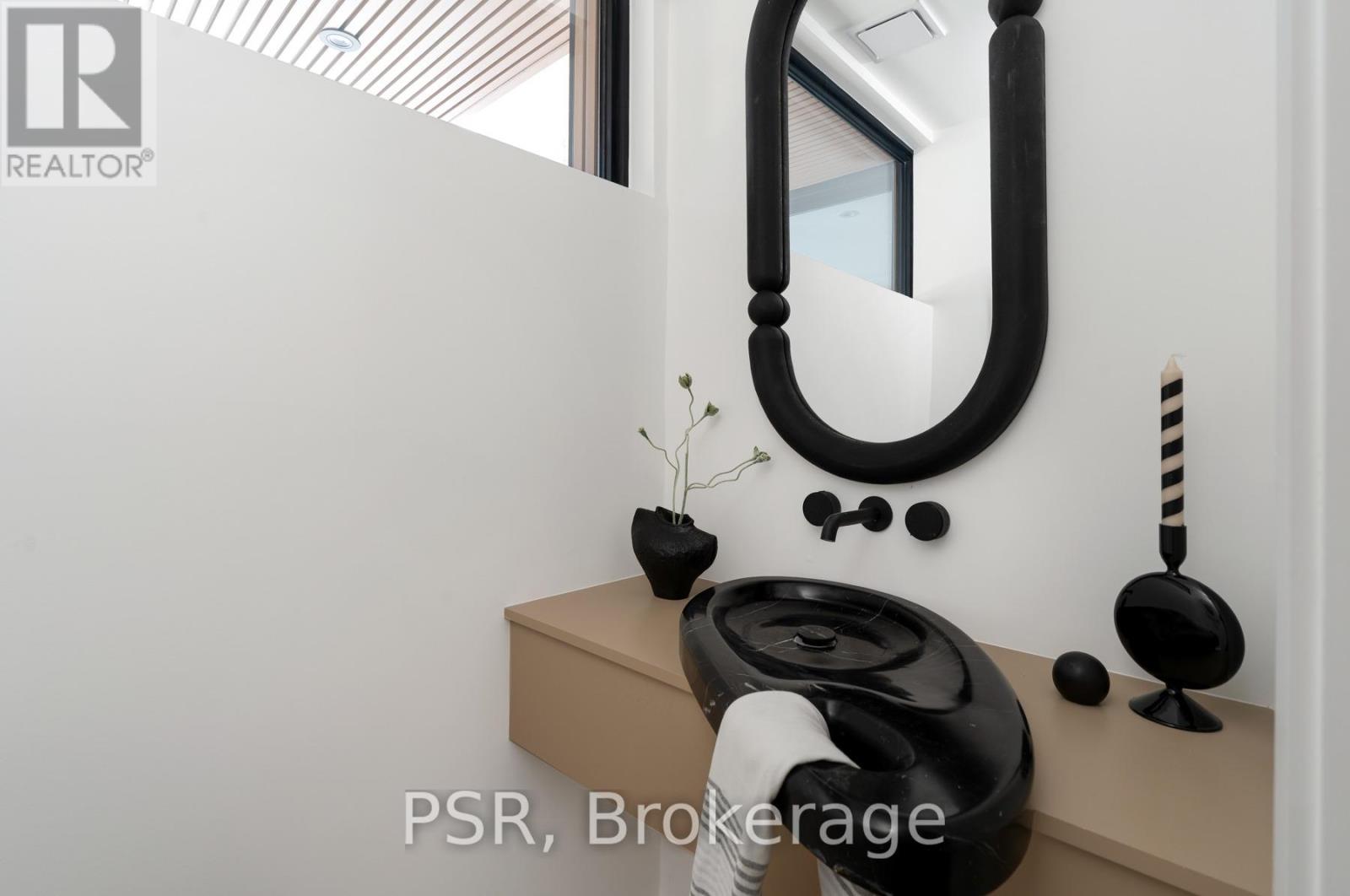 538 DUPLEX AVENUE - 17