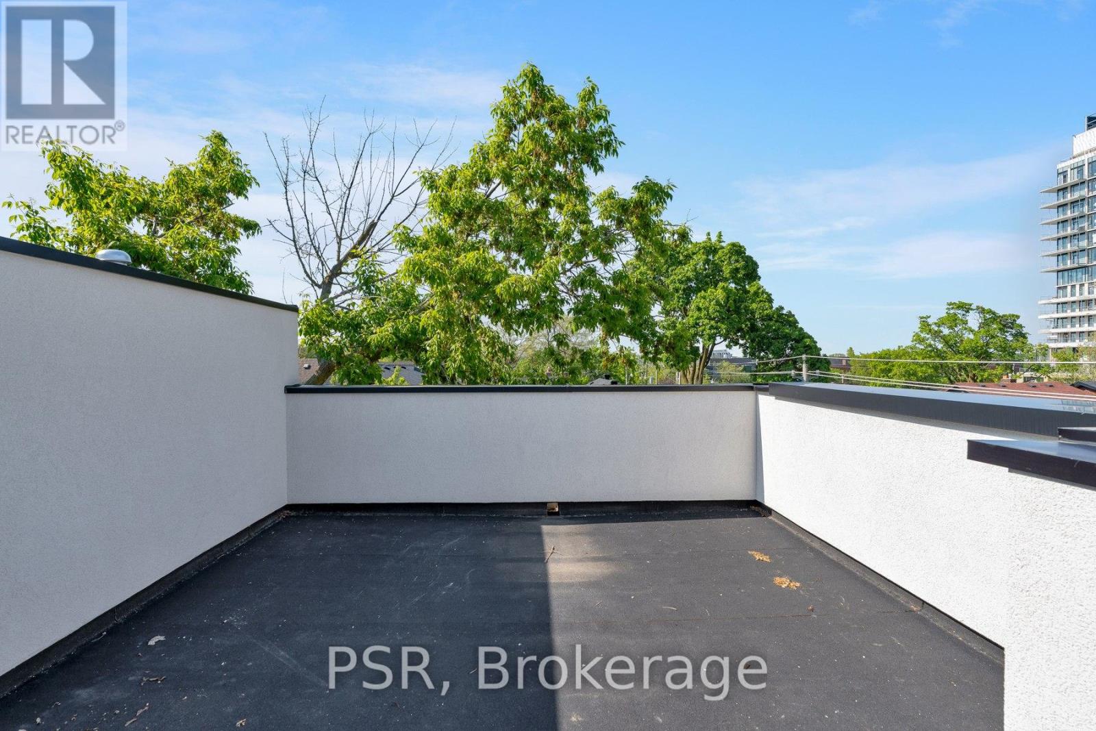 538 DUPLEX AVENUE - 34