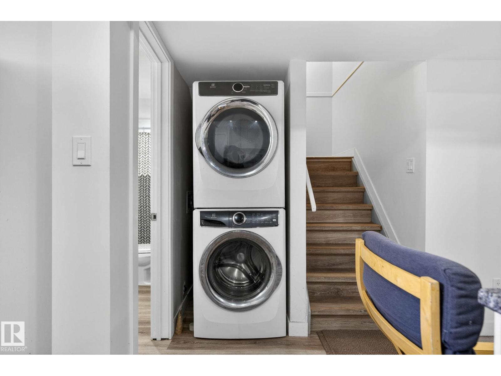 #53 7604 29 AV NW - 30
