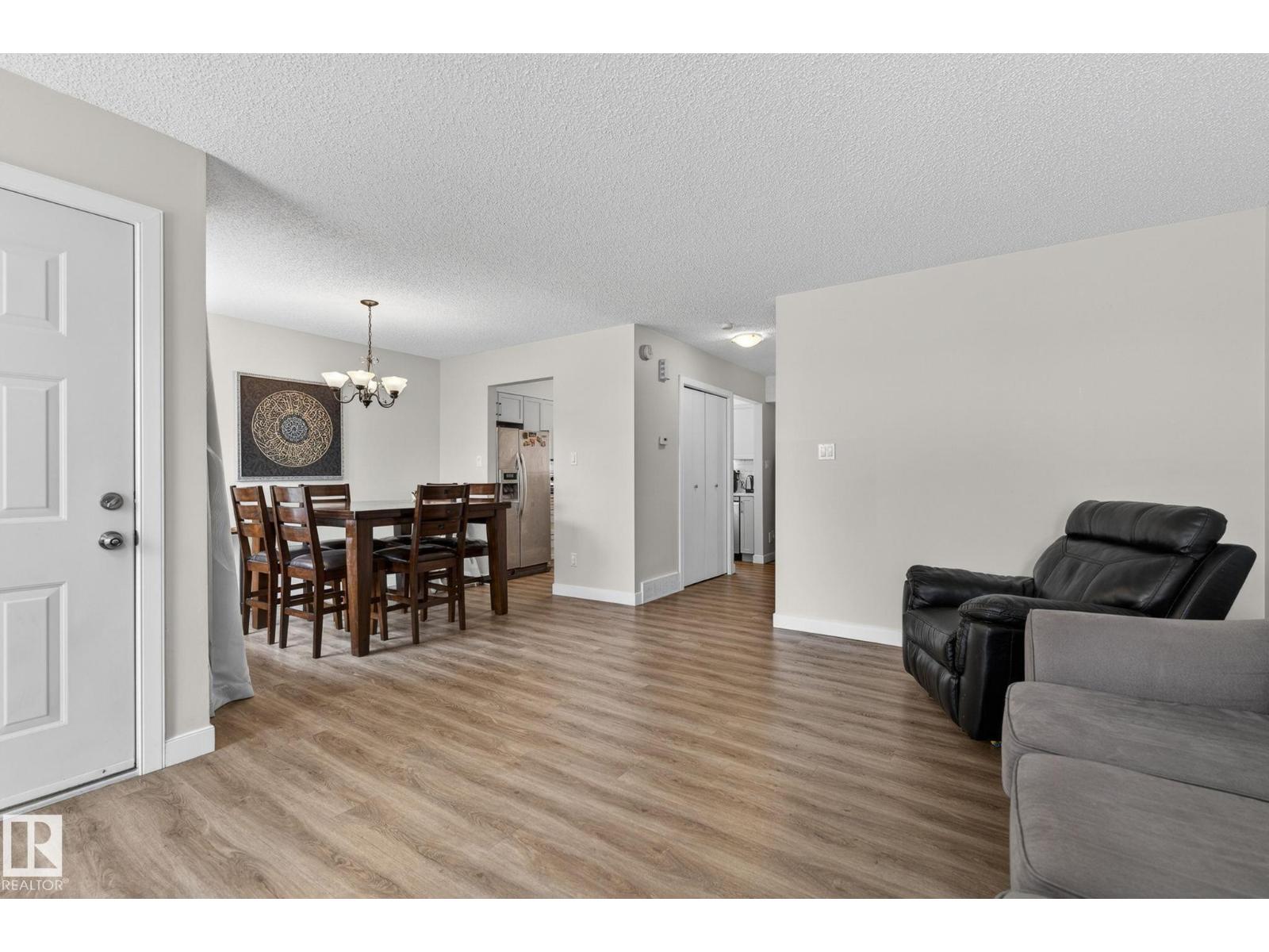 #53 7604 29 AV NW - 8