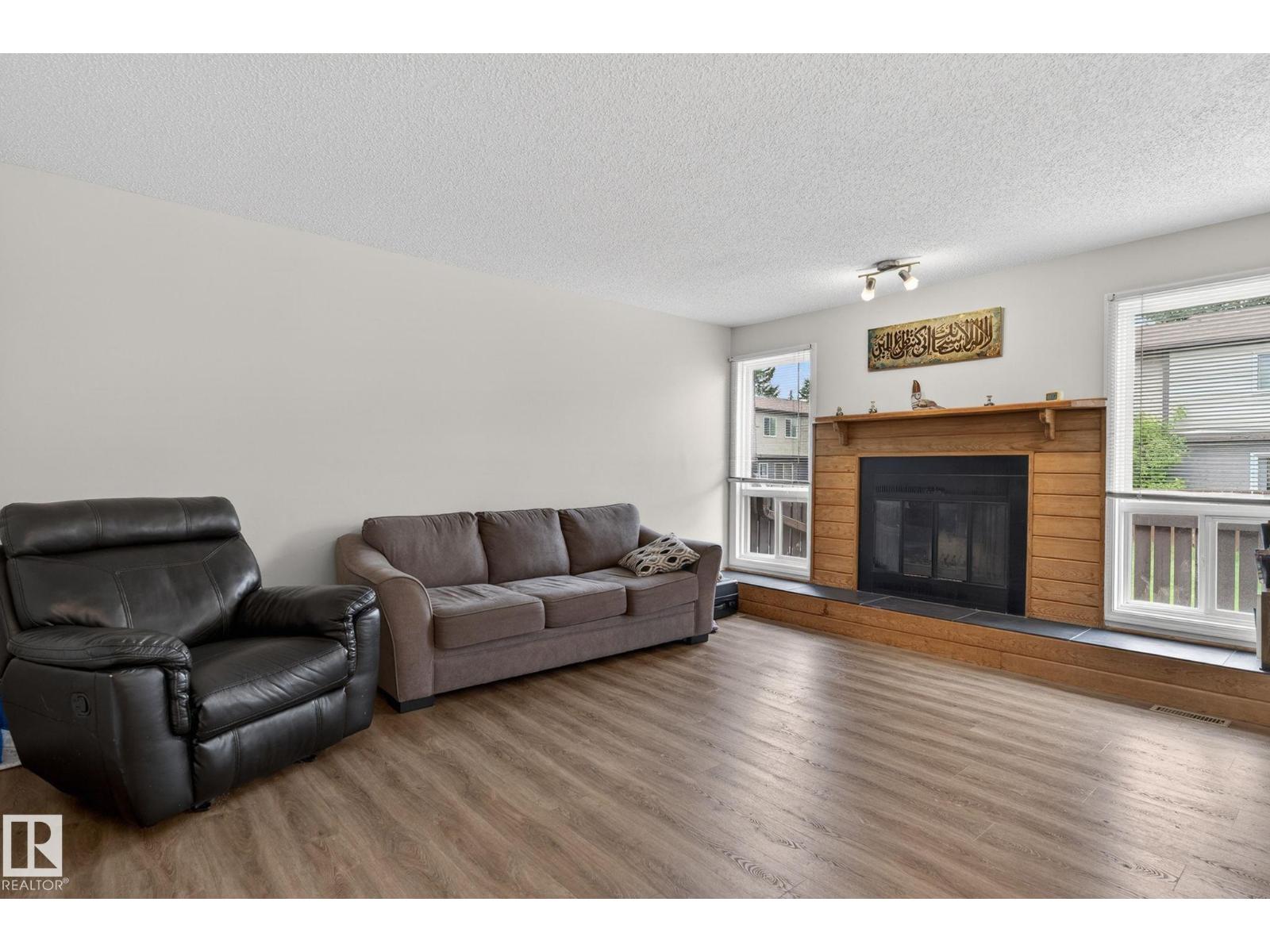 #53 7604 29 AV NW - 6