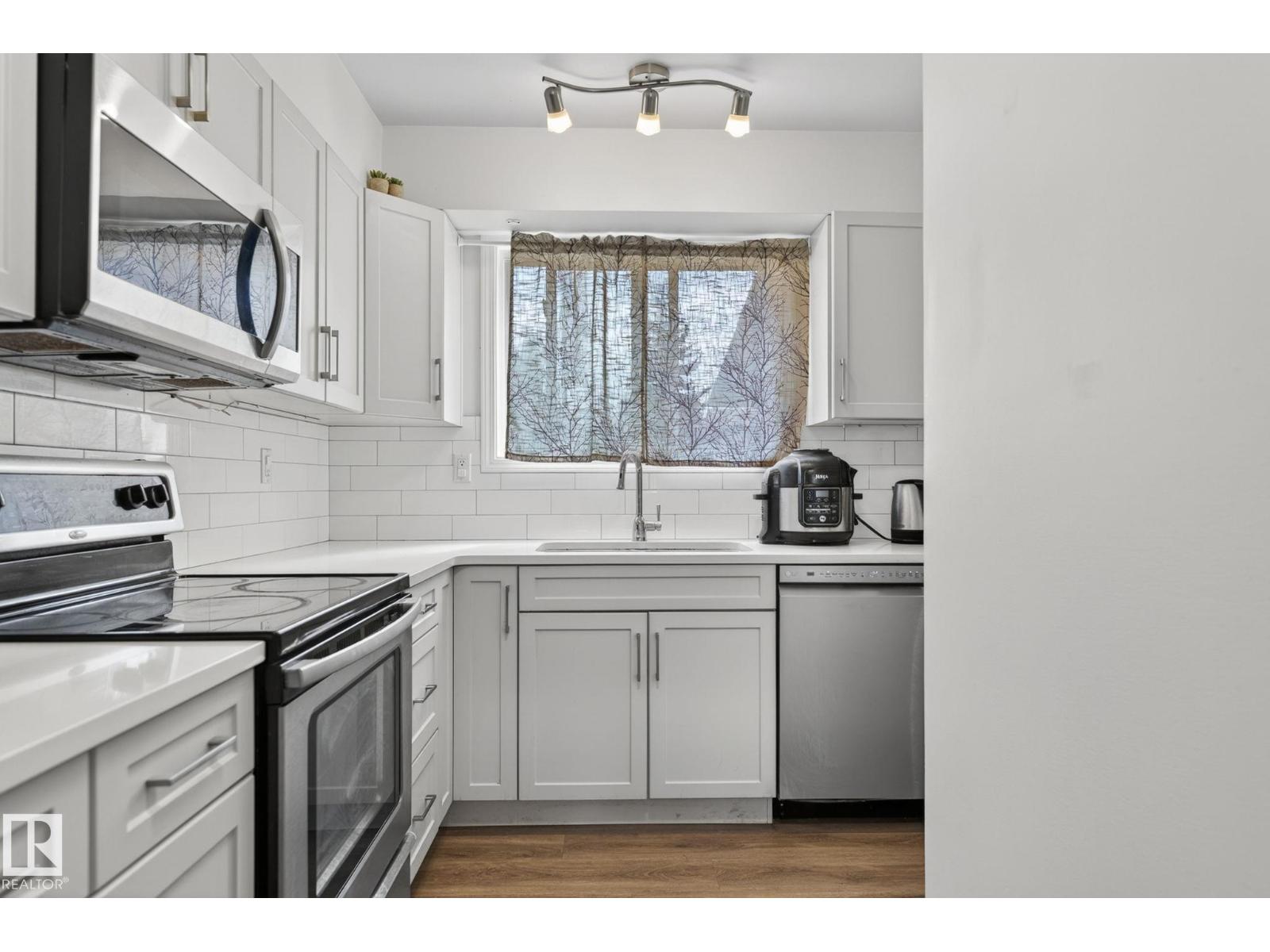 #53 7604 29 AV NW - Image 3