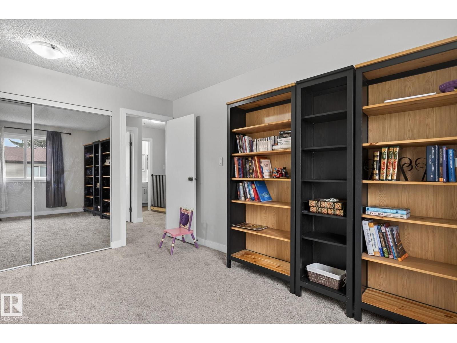 #53 7604 29 AV NW - 22