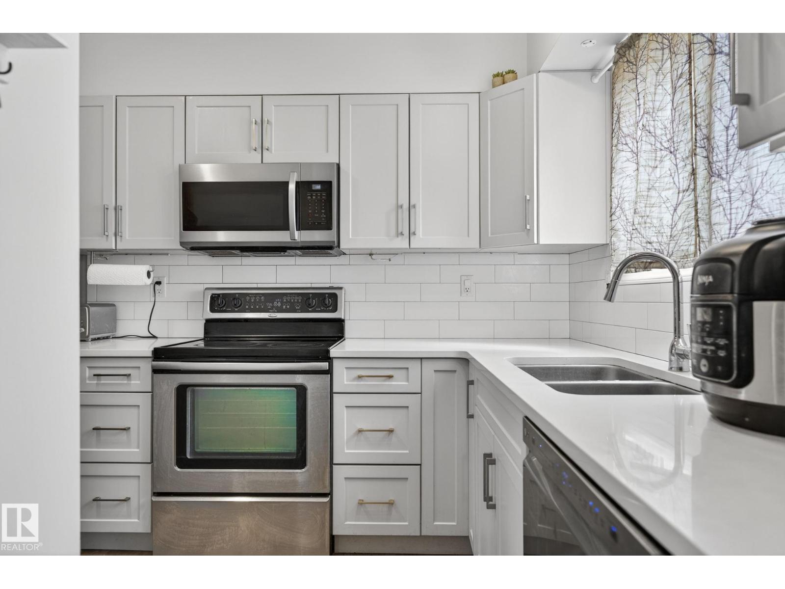 #53 7604 29 AV NW - Image 2