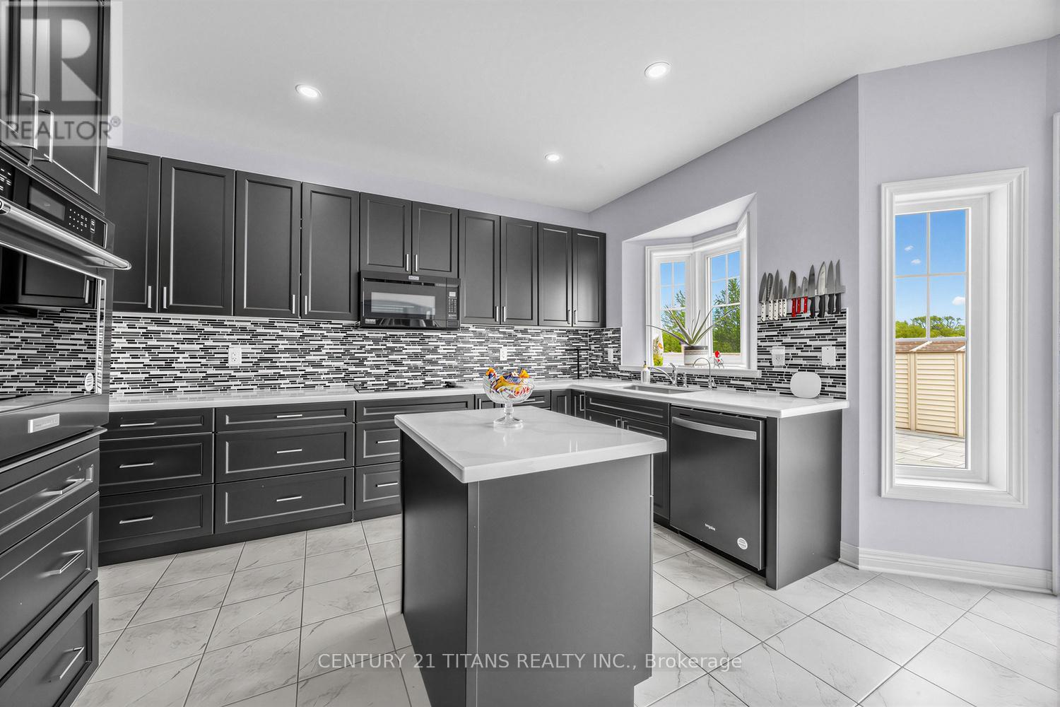719 AUDLEY ROAD S - 11