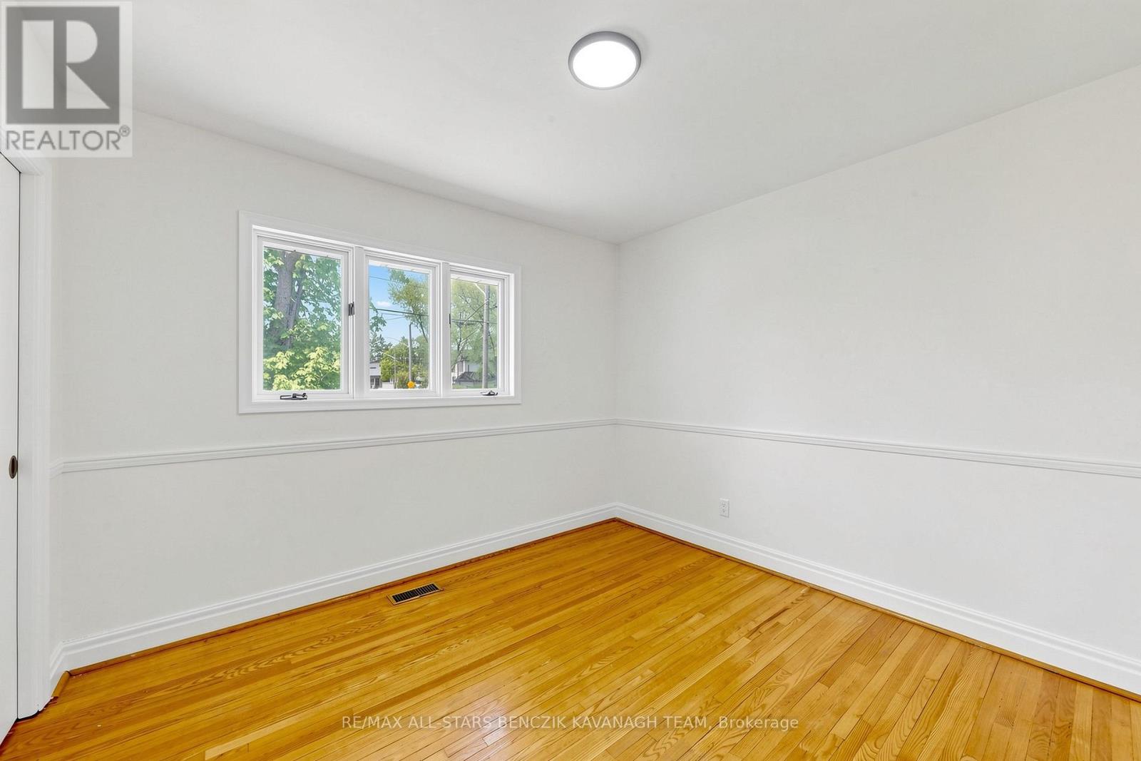 21 RAMONA BOULEVARD - 12