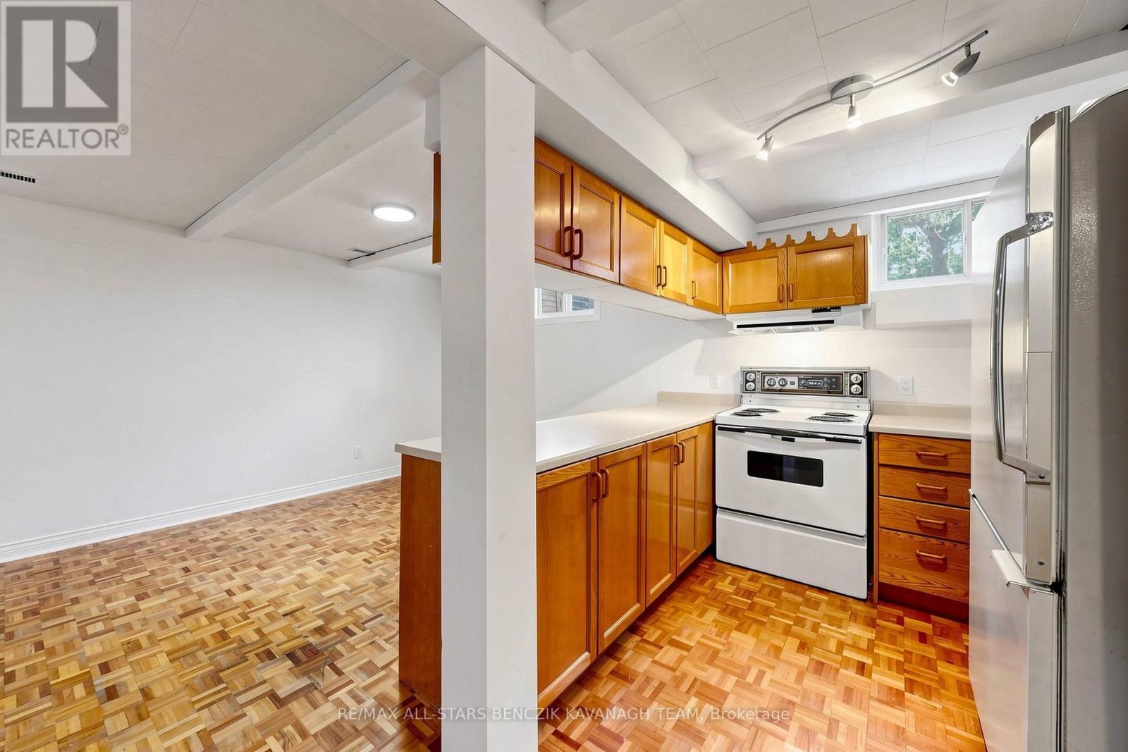 21 RAMONA BOULEVARD - 19