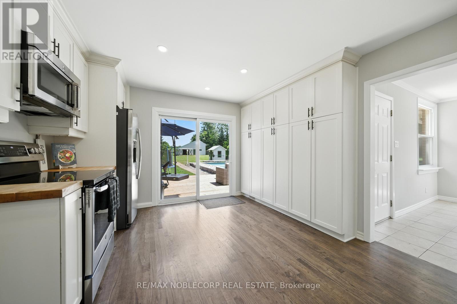 2037 15TH SIDE ROAD - 20