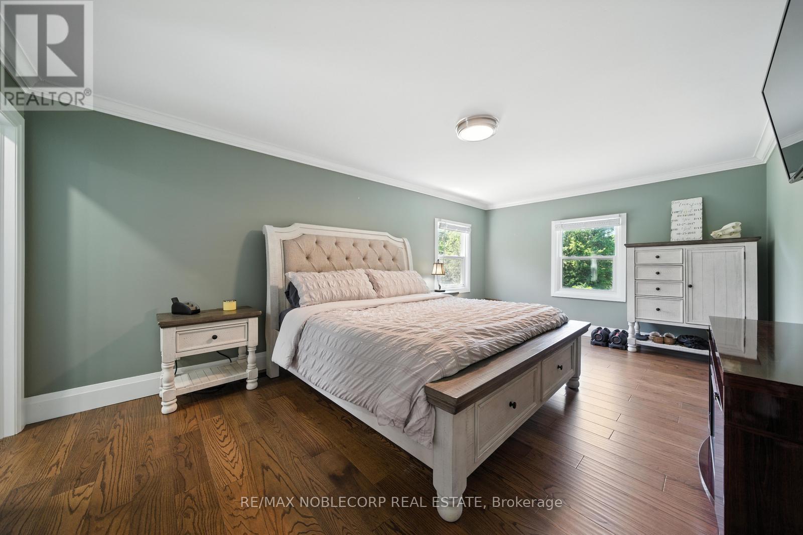 2037 15TH SIDE ROAD - 29
