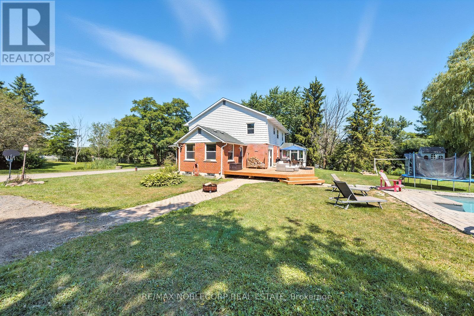 2037 15TH SIDE ROAD - 37