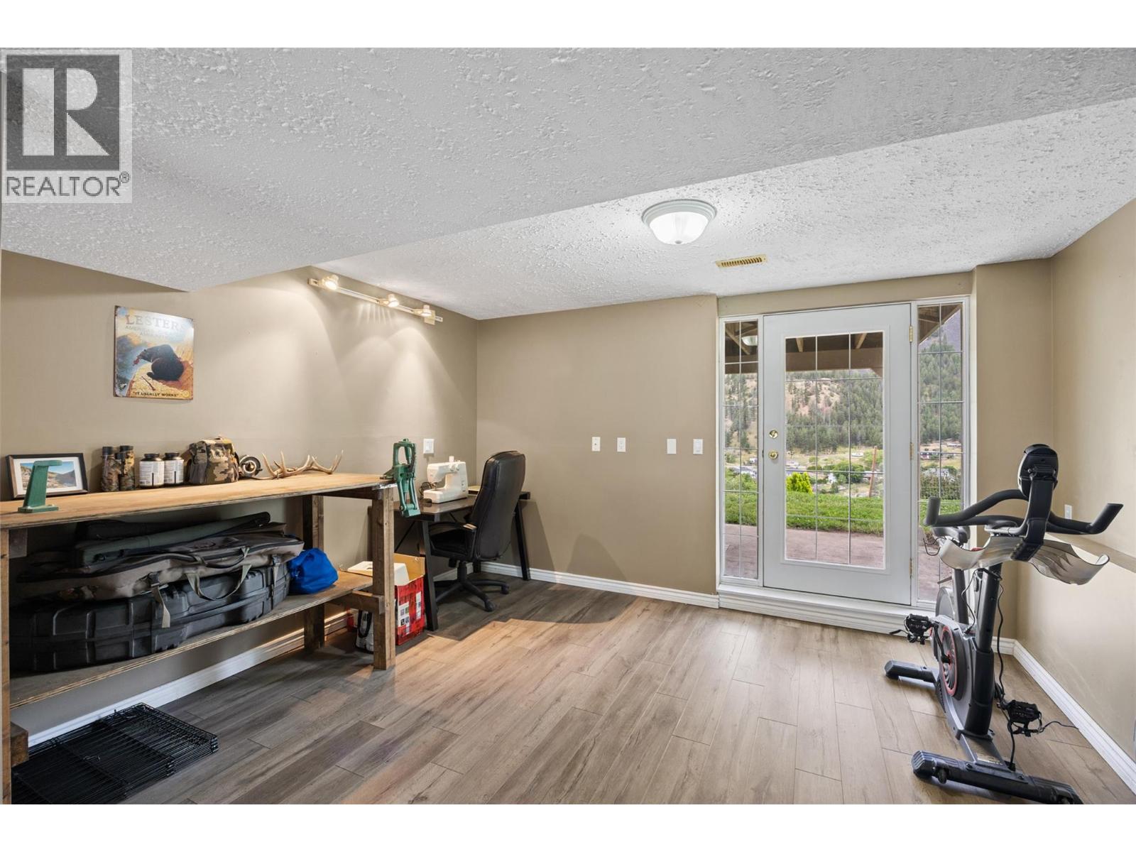 1282 HIGHRIDGE Drive - 31