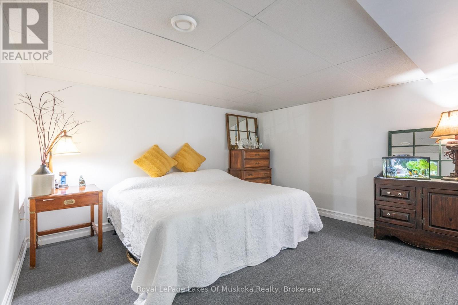 256 WOODLAND DRIVE - 30