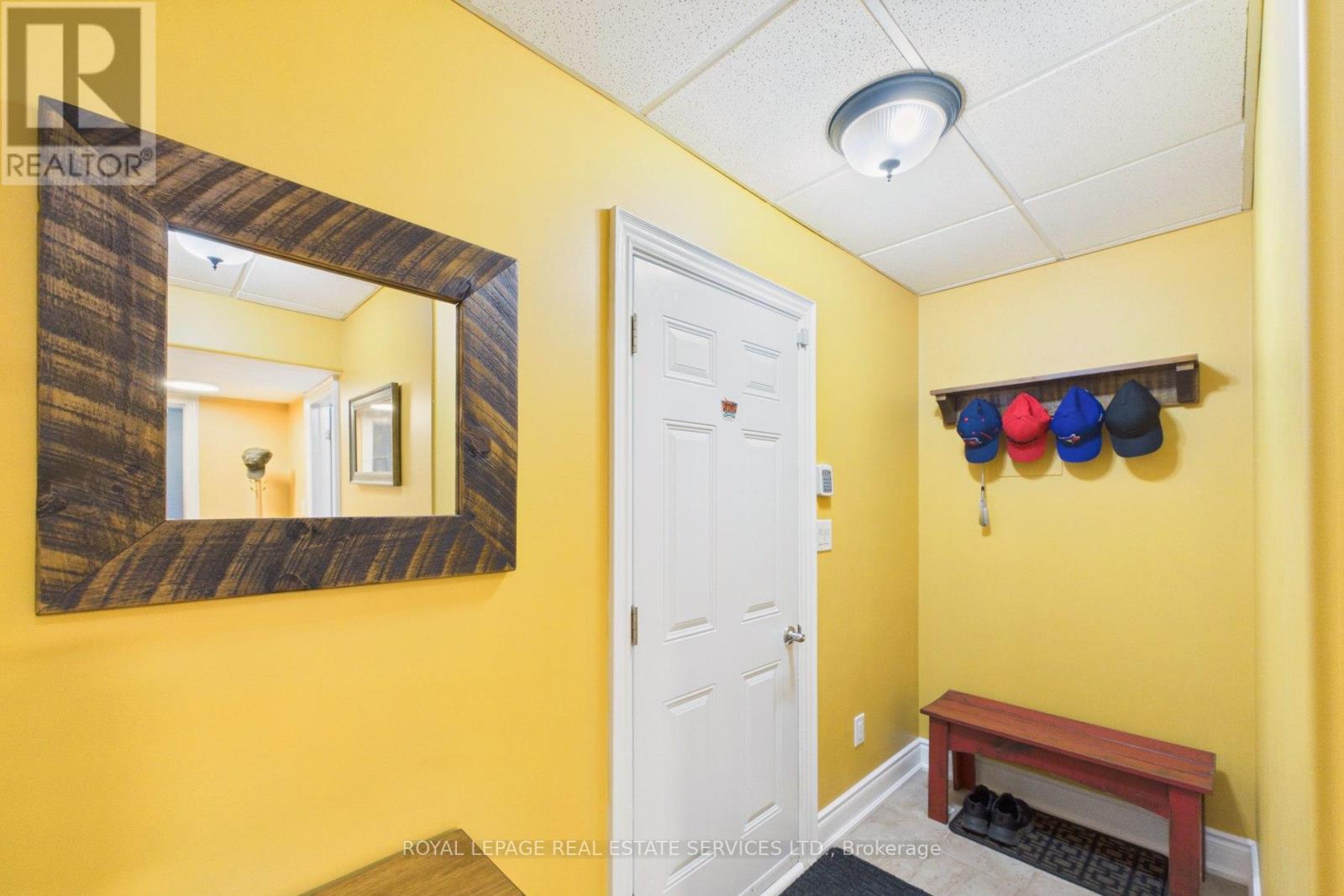 1045 TOWER CRESCENT - 36
