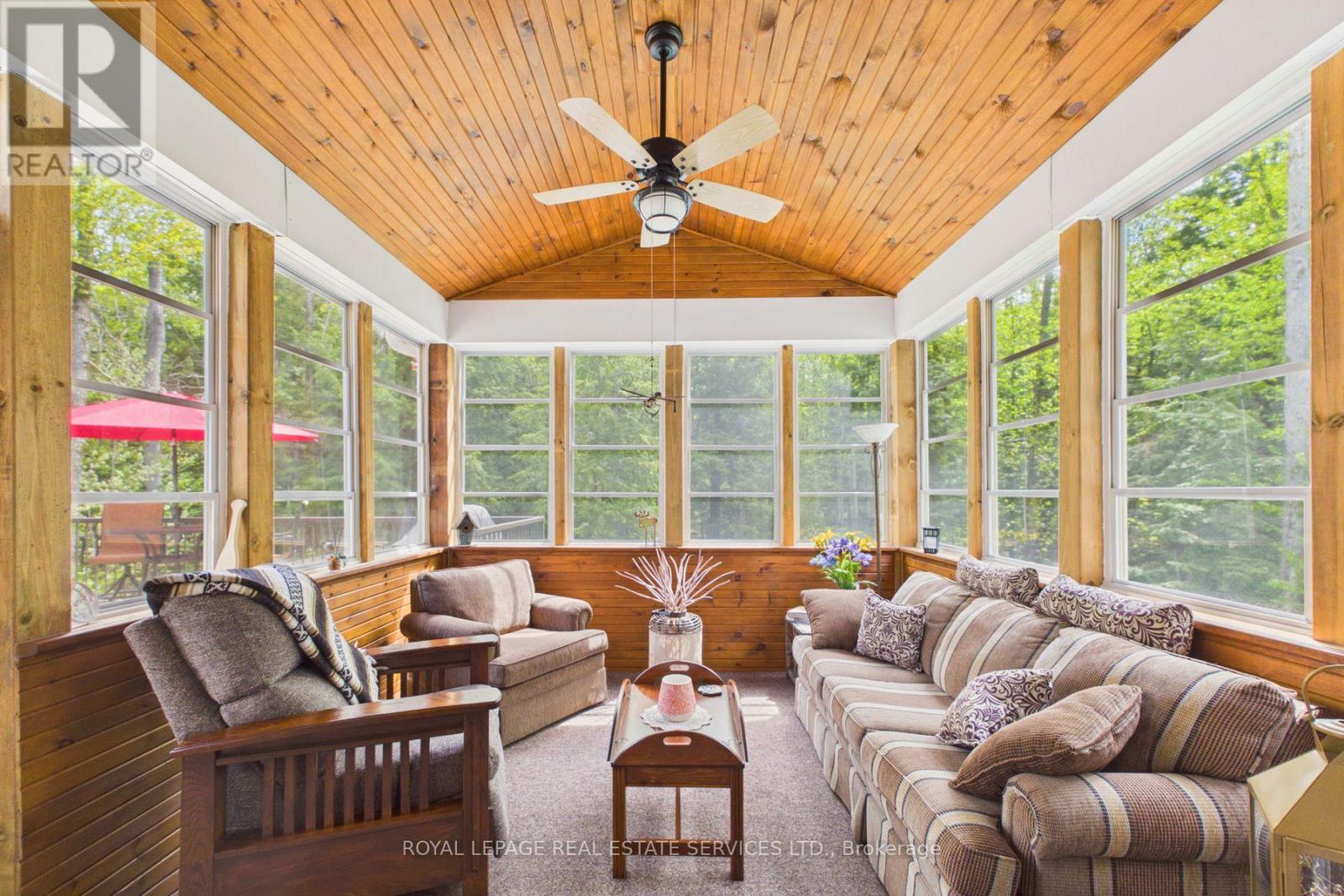 1045 TOWER CRESCENT - 10
