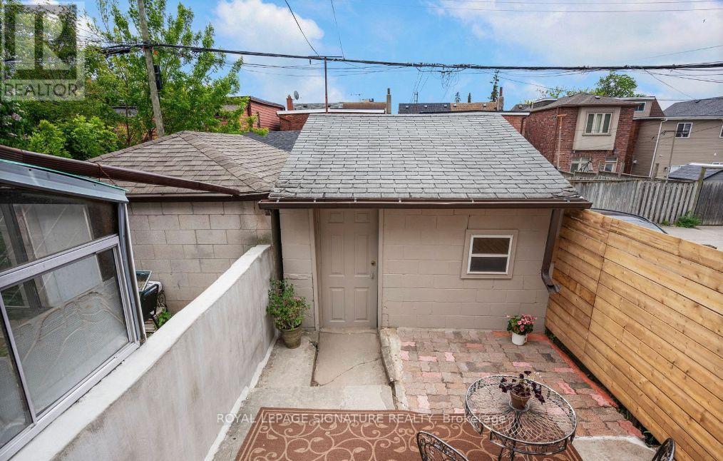 13 AUBURN AVENUE - 22