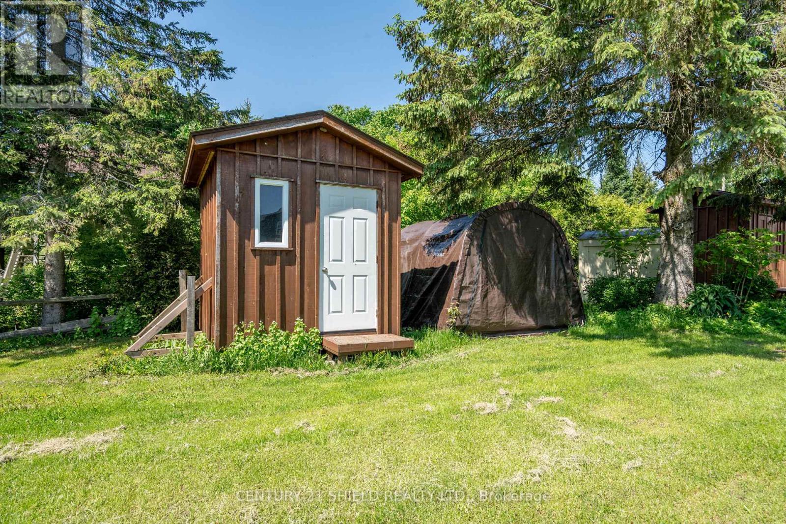 18582 DUNDAS STREET S - 22