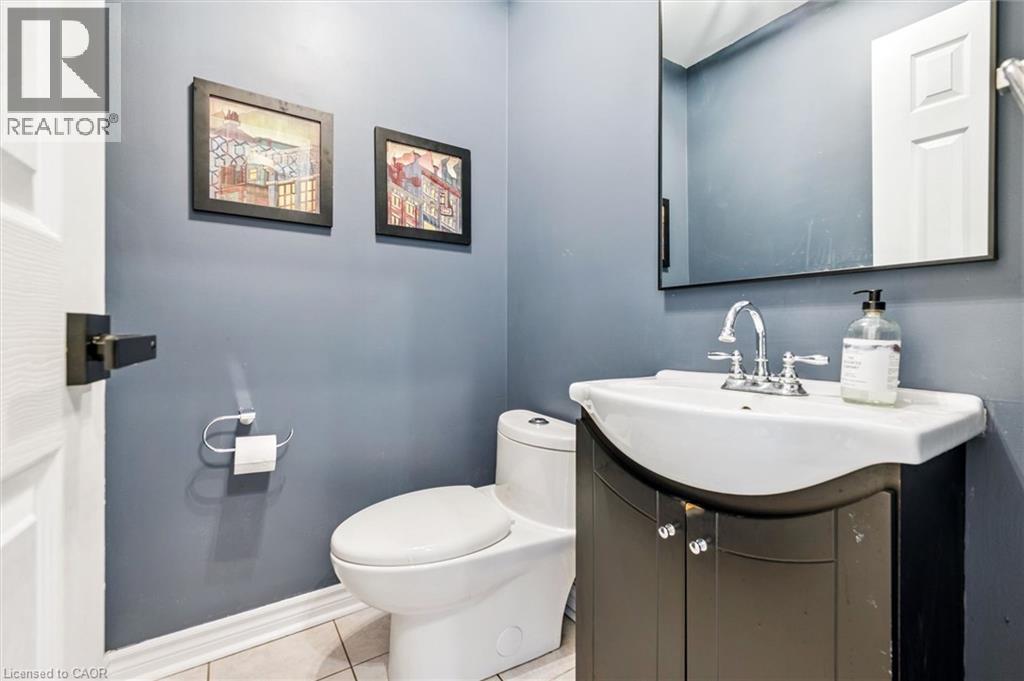 304 DANIEL Crescent - 24