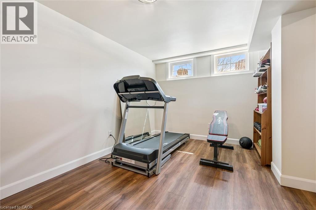 304 DANIEL Crescent - 36