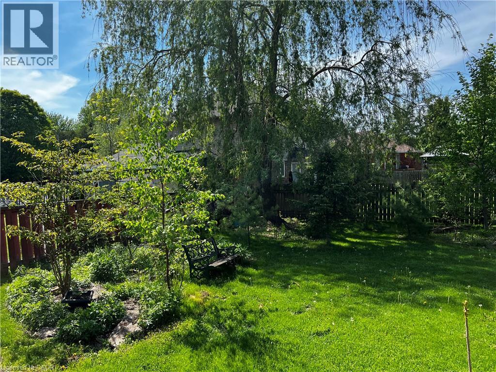 304 DANIEL Crescent - 46