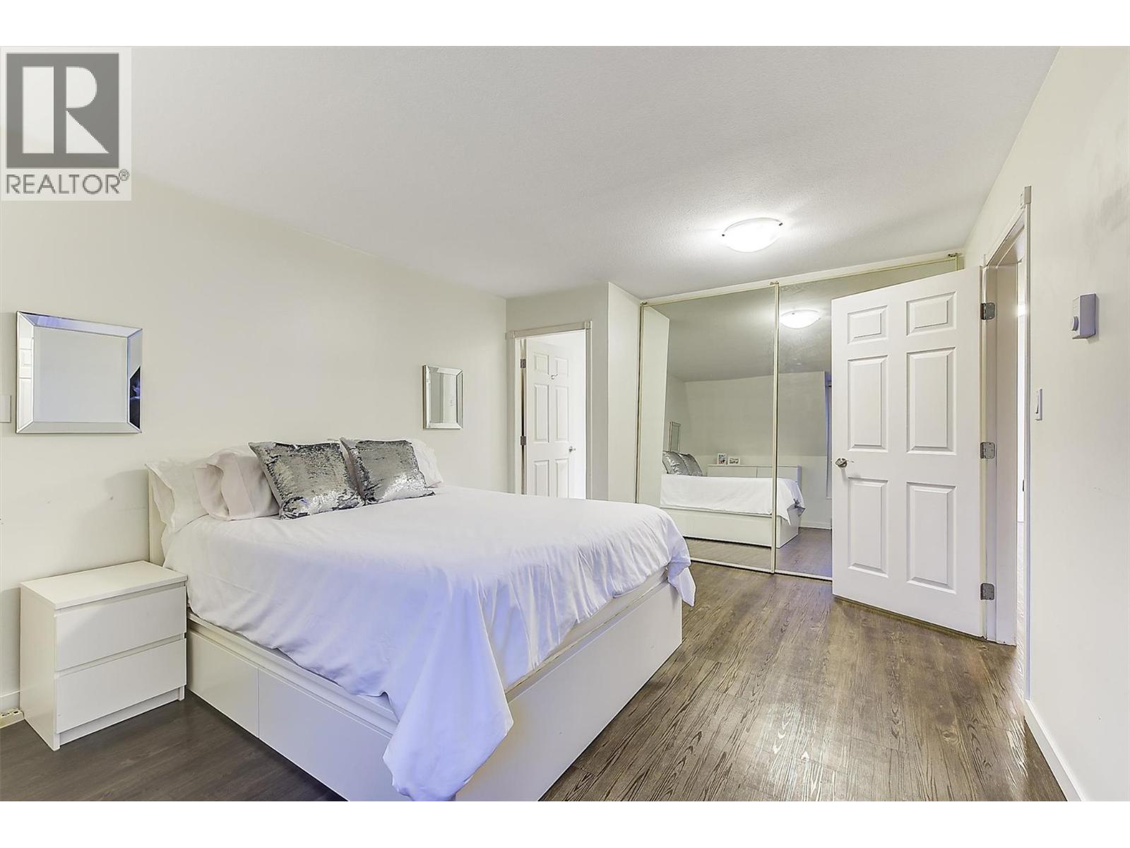 #304 575 Sutherland Avenue - 22