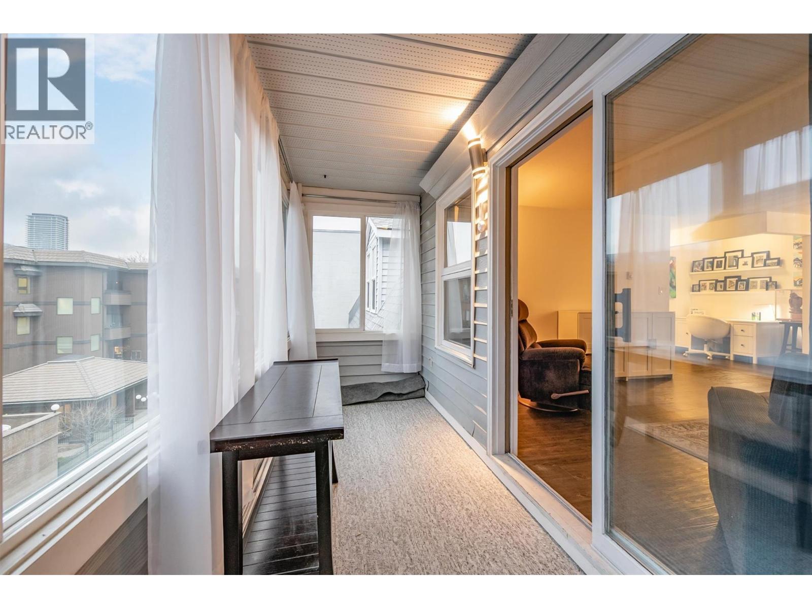 #304 575 Sutherland Avenue - 28