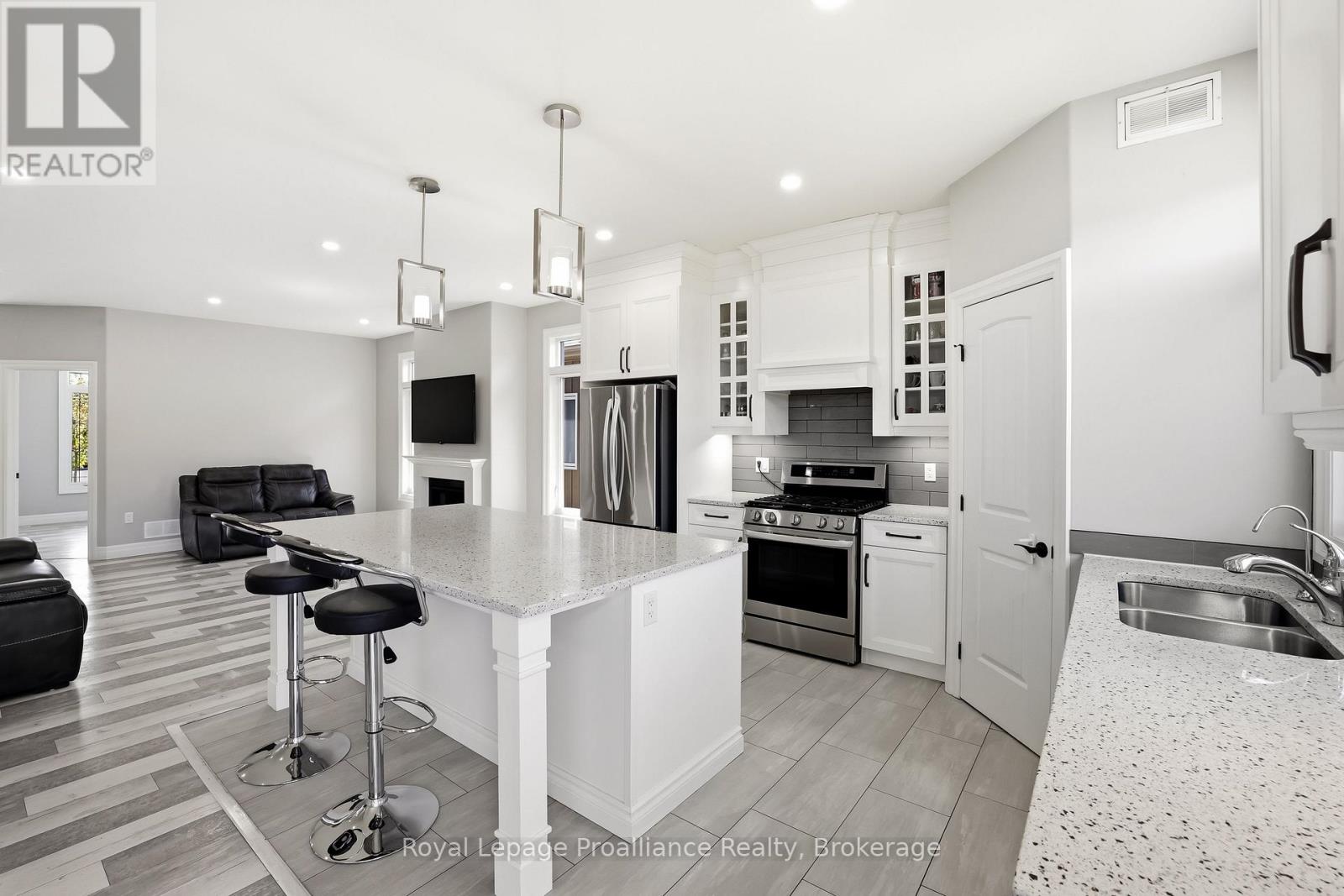 29 SABRINA AVENUE - 13