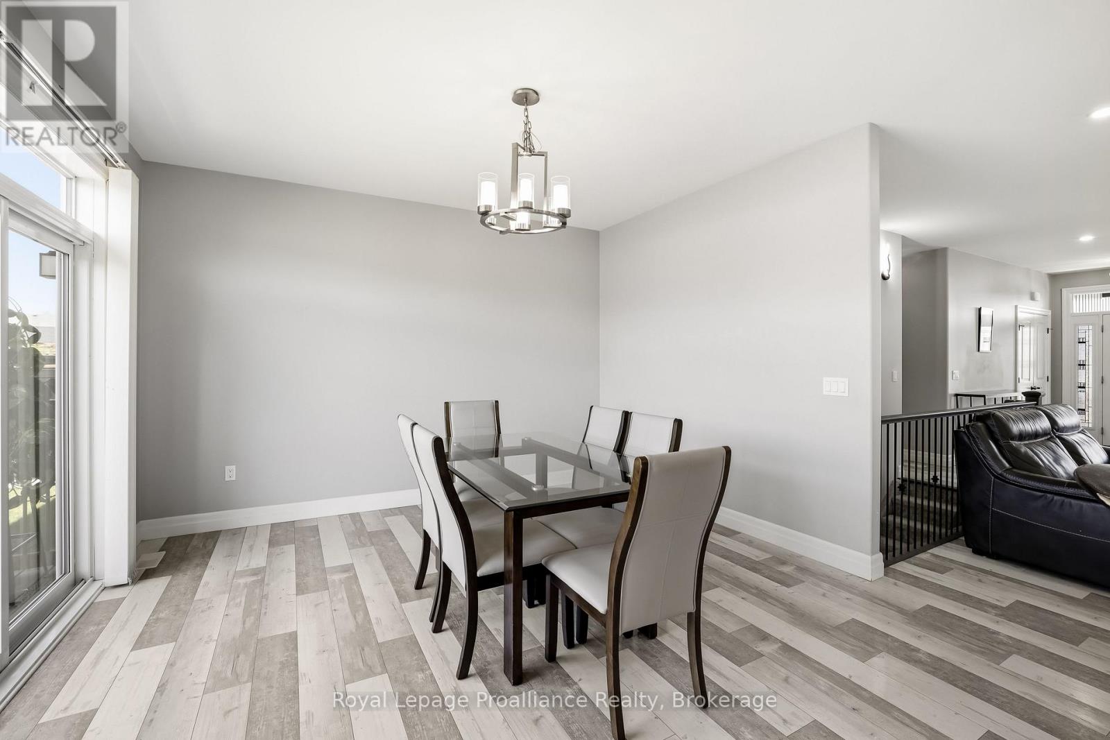 29 SABRINA AVENUE - 14