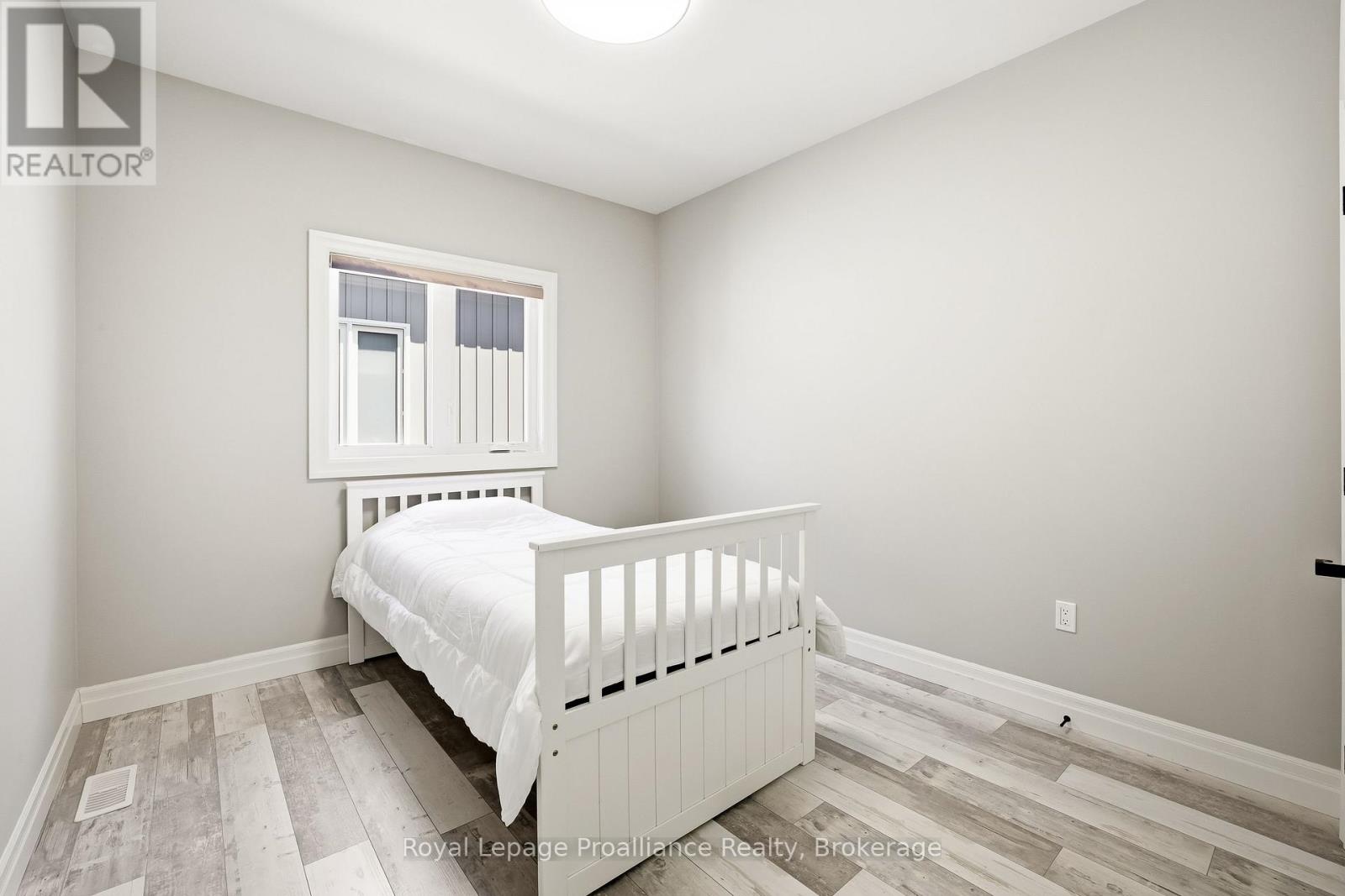 29 SABRINA AVENUE - 21