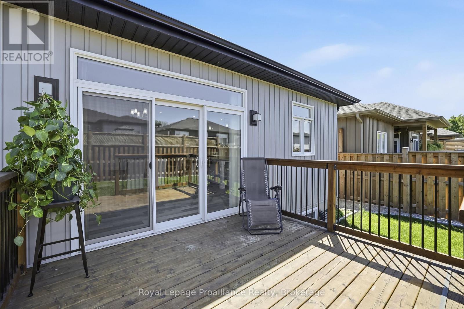 29 SABRINA AVENUE - 34