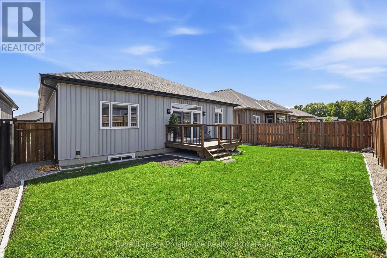29 SABRINA AVENUE - 36