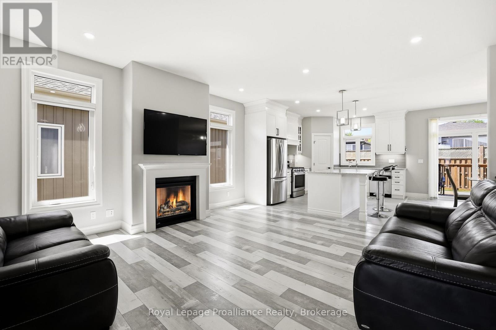 29 SABRINA AVENUE - 6