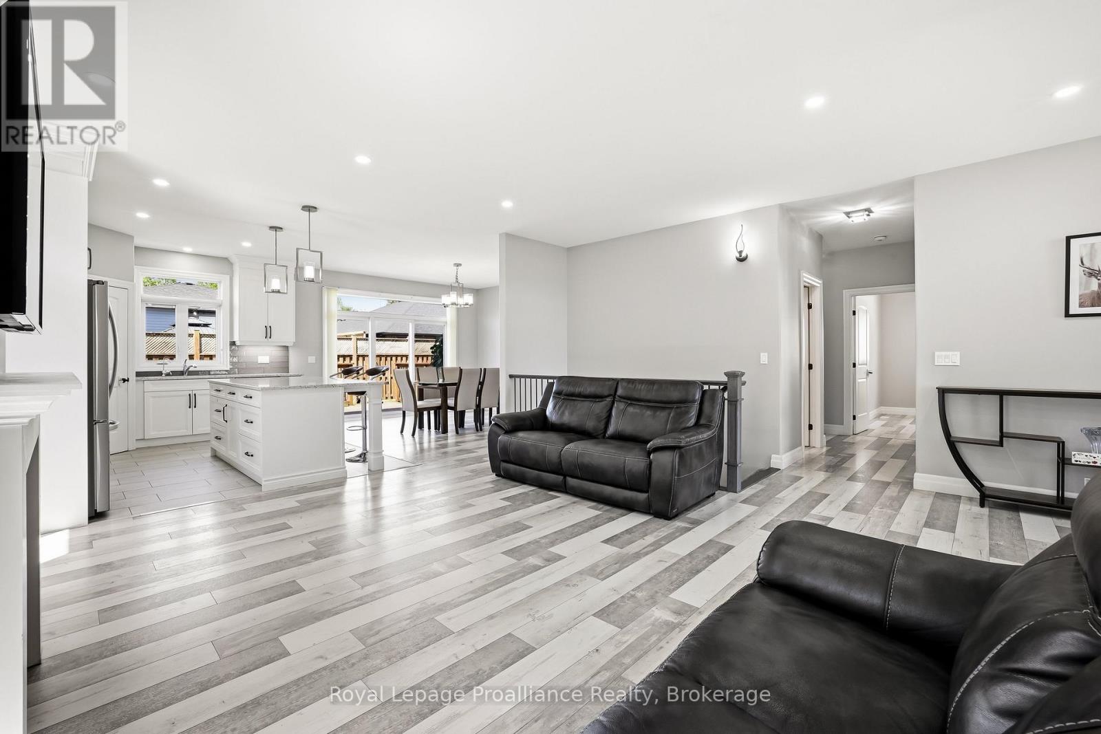 29 SABRINA AVENUE - 7