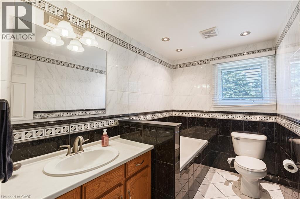 1445 MANNHEIM Road - 27