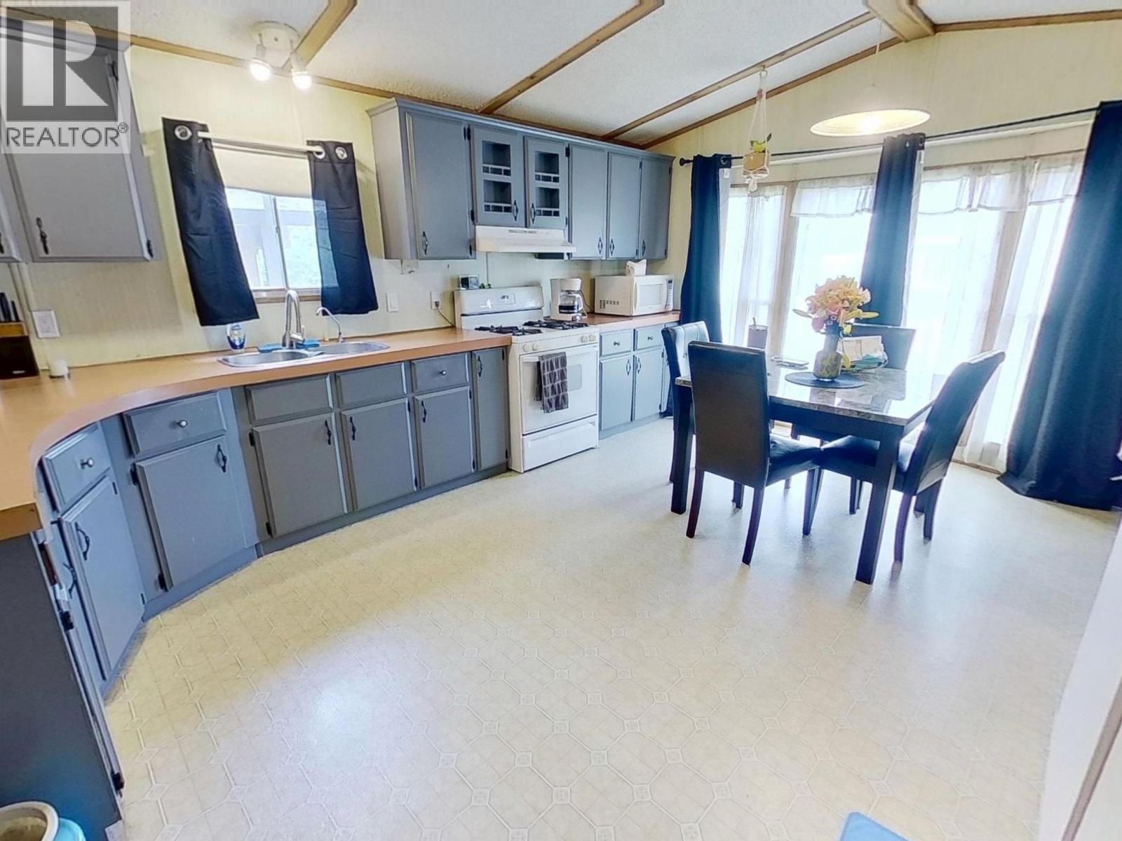 #4 950 ANDERSON DRIVE - Image 3