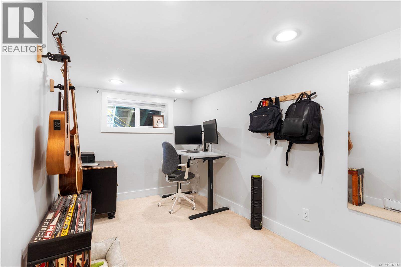 1074 Oliver St - 52