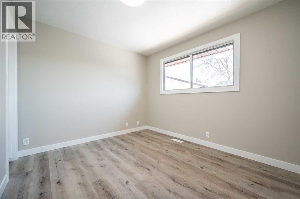 255 Castleridge Drive NE - 11