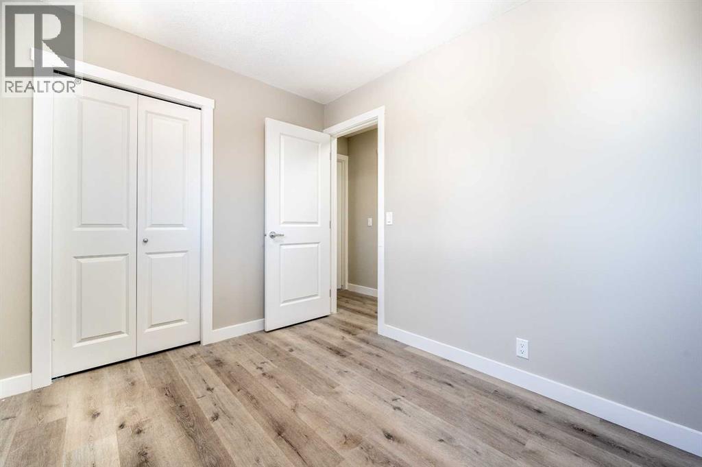 255 Castleridge Drive NE - 15