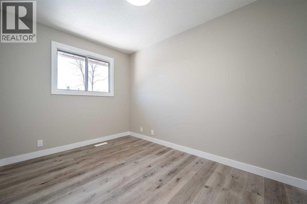 255 Castleridge Drive NE - 16