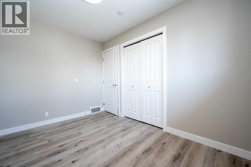 255 Castleridge Drive NE - 17