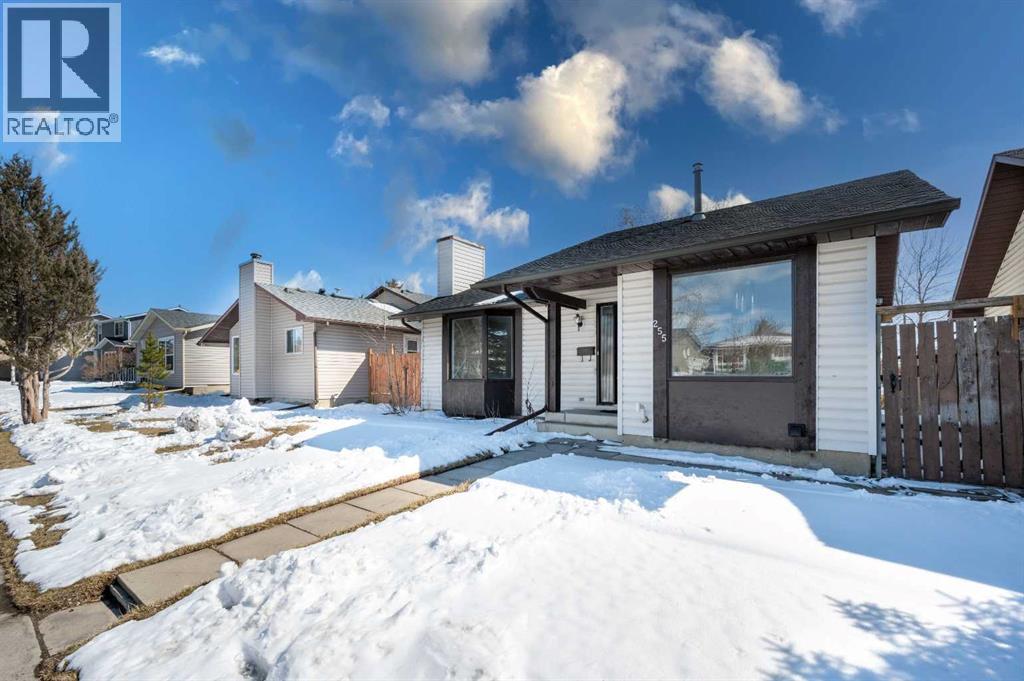 255 Castleridge Drive NE - Image 2