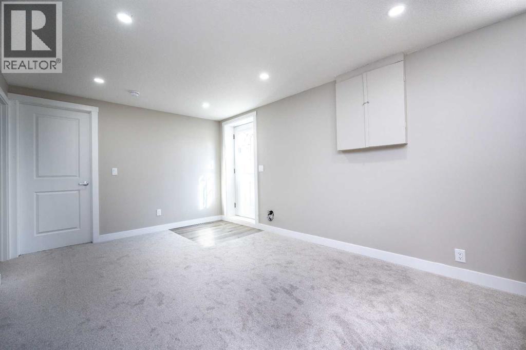 255 Castleridge Drive NE - 22