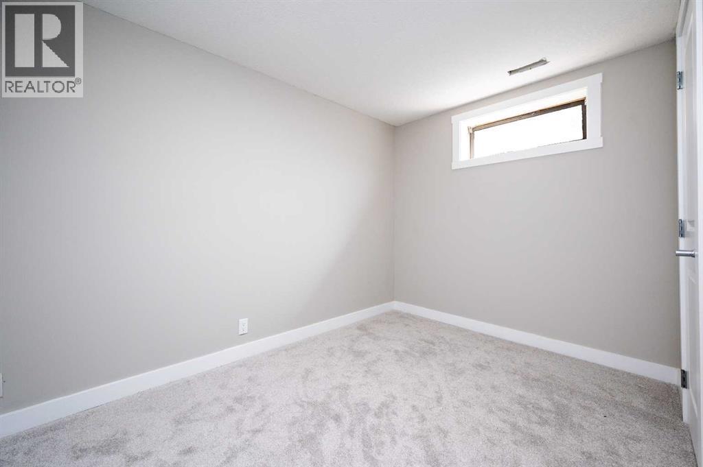 255 Castleridge Drive NE - 26