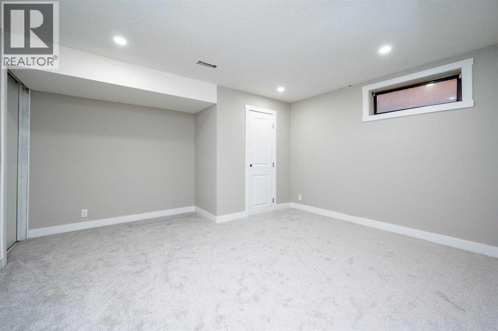 255 Castleridge Drive NE - 27