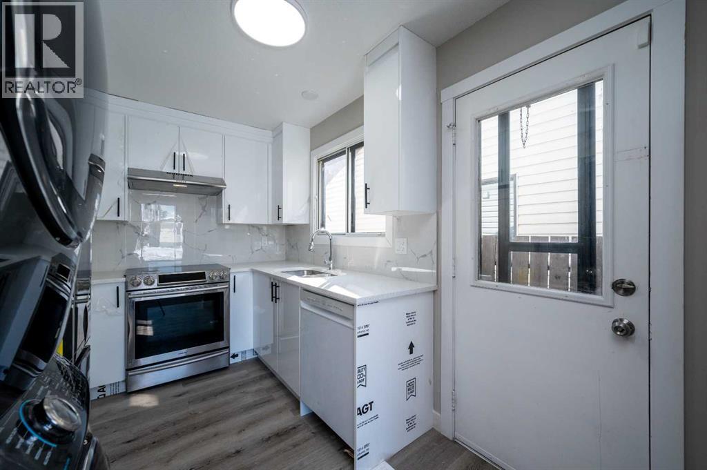 255 Castleridge Drive NE - Image 3