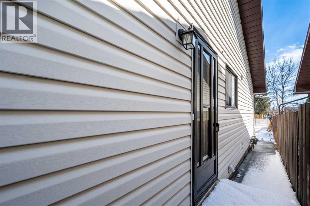 255 Castleridge Drive NE - 30