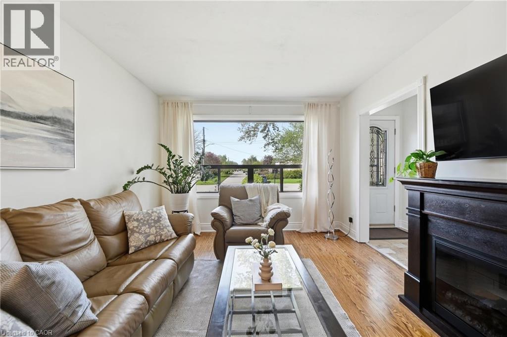 2441 BARCLAY Road - 5