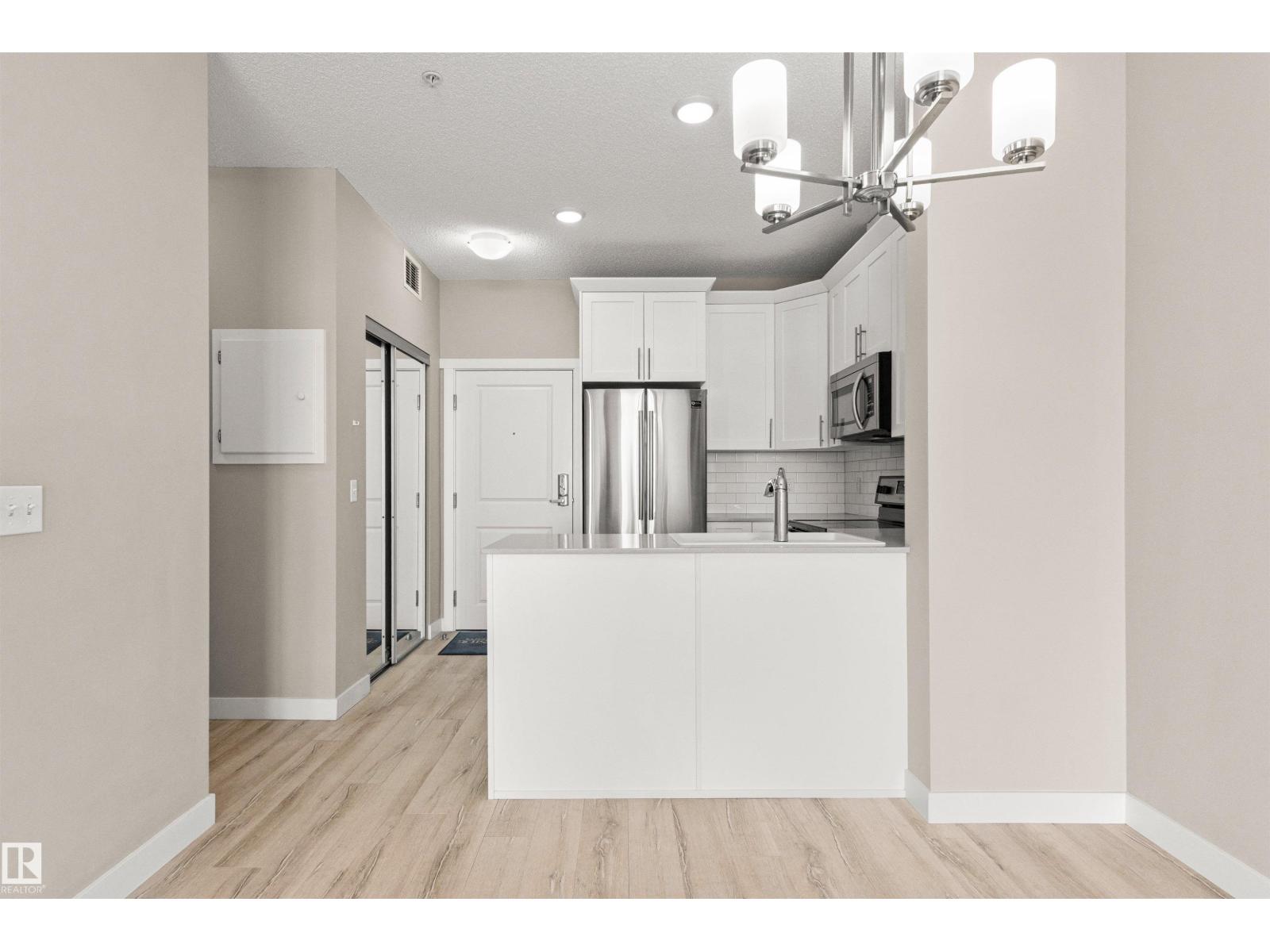 #412 12804 140 AV NW - 15